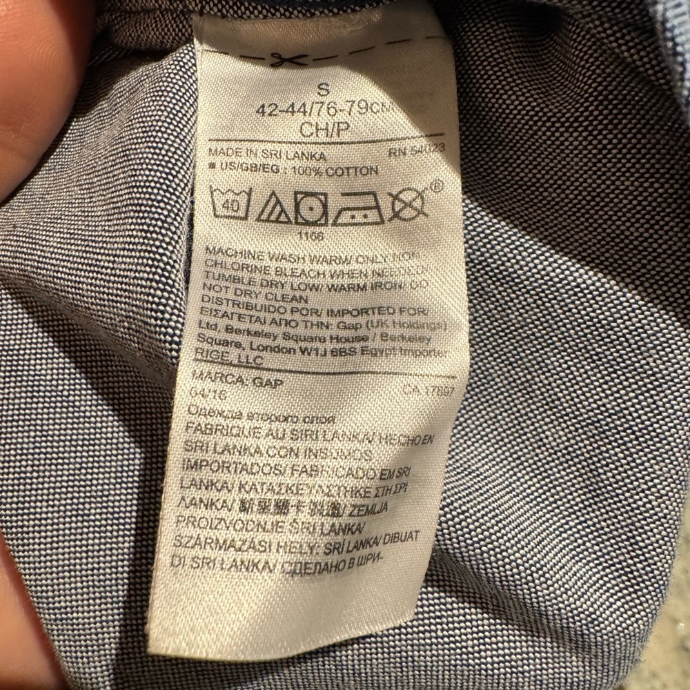 GAP Blue Casual Short Sleeve Button Down Shirt with Tailored Fit, Men's S - Picture 8 of 8